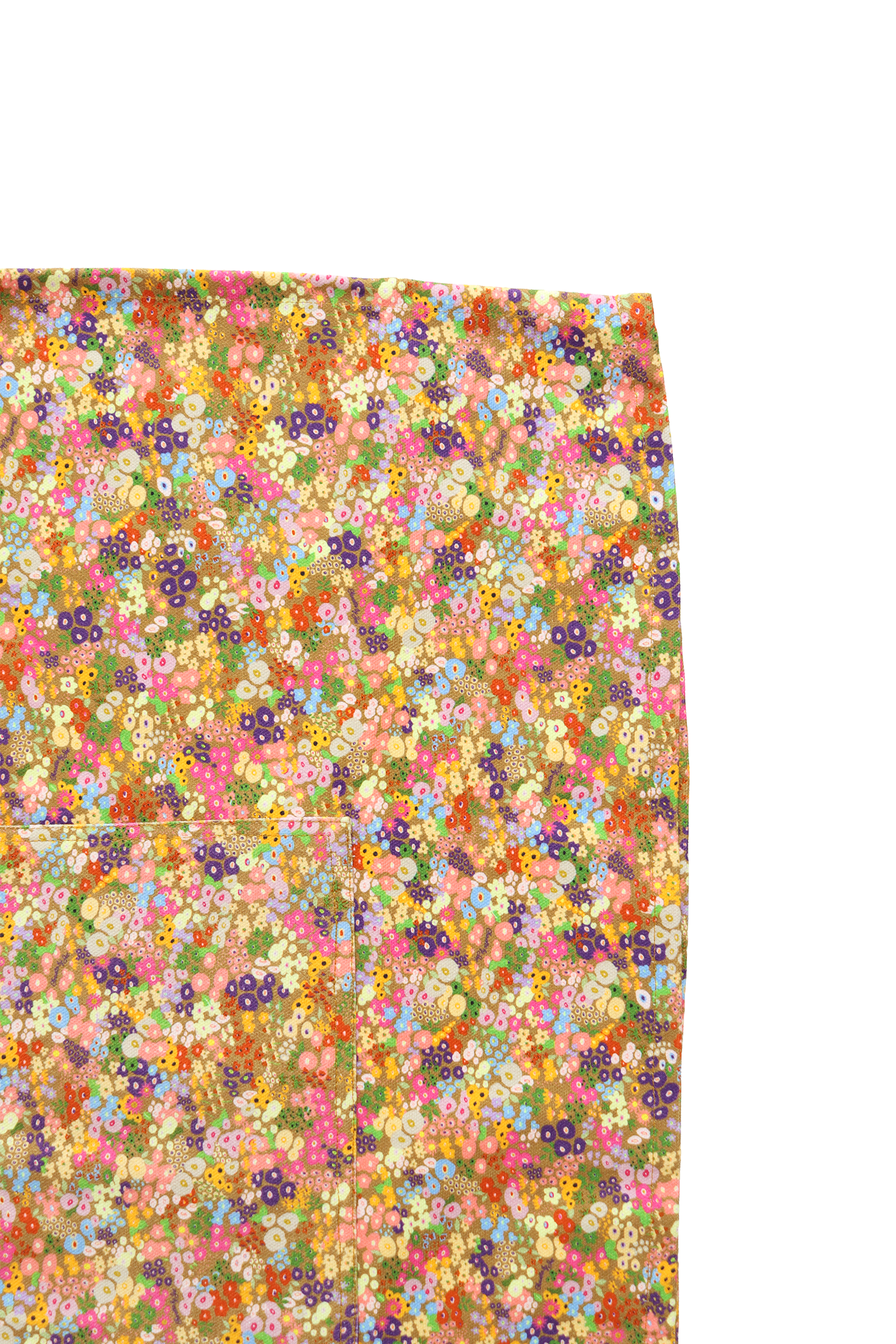 Ik ben gek op Liberty-stofjes. Hoe meer bloemen, hoe beter. En natuurlijk moest daar een echte Chouette-variant van komen. Dit is zo’n schort waarvan ik durf te wedden dat je meteen een compliment krijgt zodra je ’m omknoopt. Voor in de keuken, maar net zo goed tijdens het schilderen, tuinieren of kleien. Het Bistro Schort Fleuri is een echt alles-schort: praktisch en vrolijk.