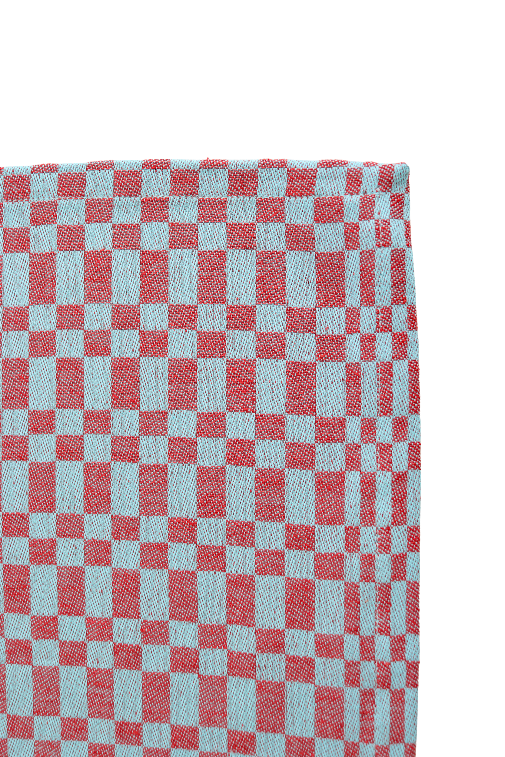 Maak je tafel compleet met deze servetten, passend bij het bijbehorende tafelkleed. Je kunt ze, als je durft, natuurlijk ook mixen en matchen met de andere kleur! Ik vind servetten van stof instant feest en ook sjiek, maar deze zijn dan ook weer funky, waardoor je ze net zo makkelijk bij een gezellige vrienden/familielunch op tafel legt.