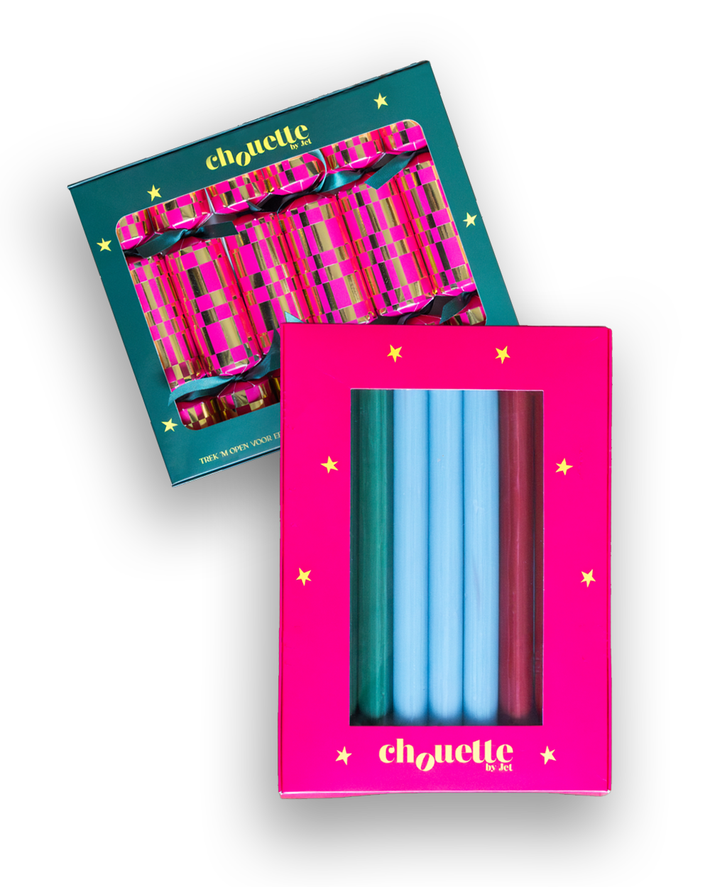 BANG! Geen kersttafel is compleet zonder een Christmas cracker op je bord.
Witte dinerkaarsen? Ben je gek, we gaan voor kleur! Een mix van lichtblauw, groen en burgundy.